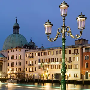 Carlton On The Grand Canal Velence