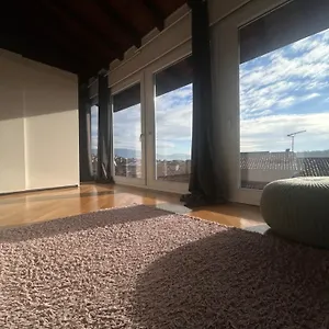 https://la-casa-di-angelina-salo.it-lombardy.com